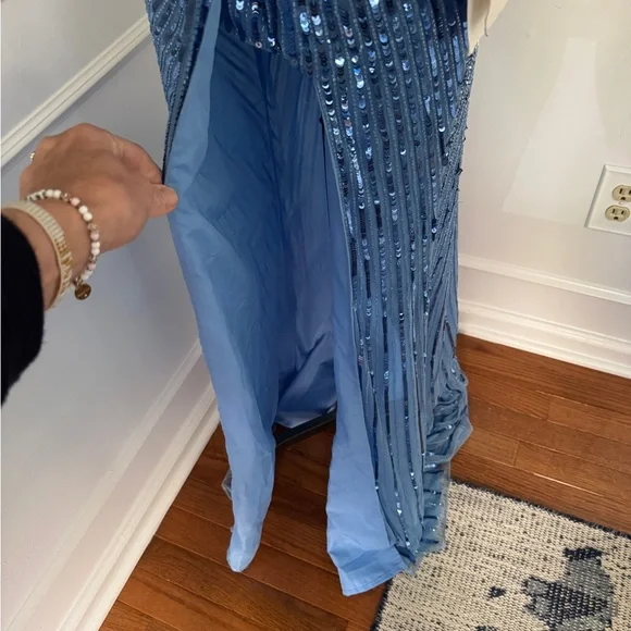 Mac Duggal Gorgeous Blue Sequin Gown. Size 4. NWT.
